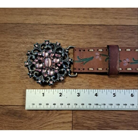 Streets Ahead Vintage Leather Belt Sz S Pink Rhinestone Medallion USA - Picture 11 of 11
